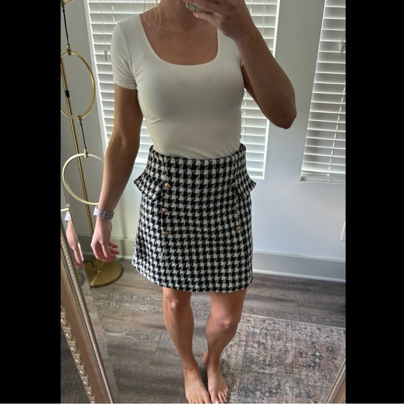 Rochelle Houndstooth Mini Skirt - Picture 5 of 10